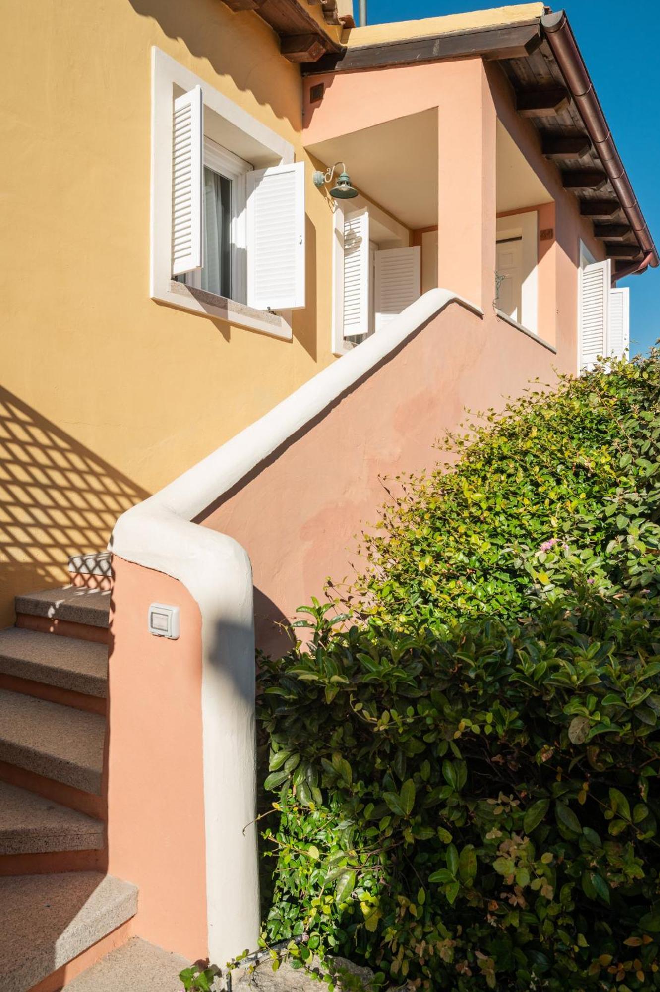 S'Abba Seafront Apartments - Your House In Sardinia Golfo Aranci Exterior photo