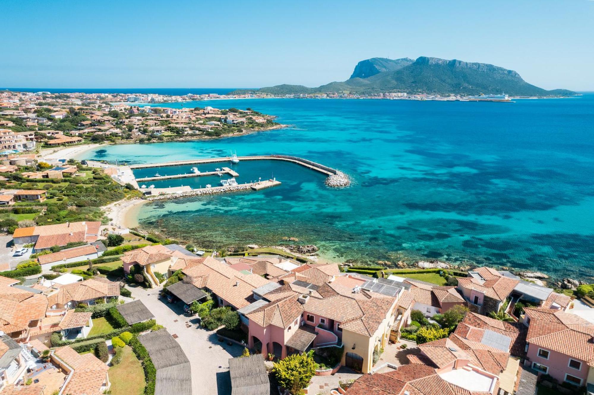 S'Abba Seafront Apartments - Your House In Sardinia Golfo Aranci Exterior photo