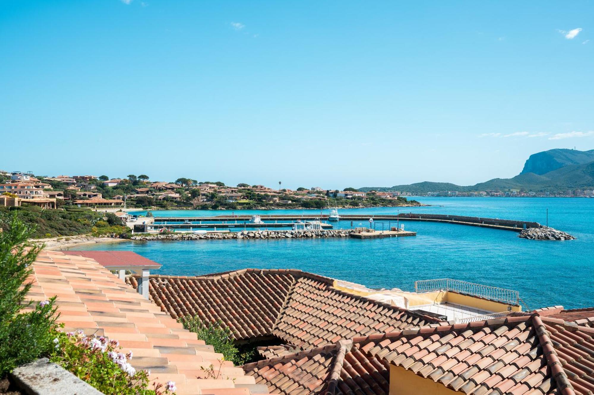 S'Abba Seafront Apartments - Your House In Sardinia Golfo Aranci Exterior photo